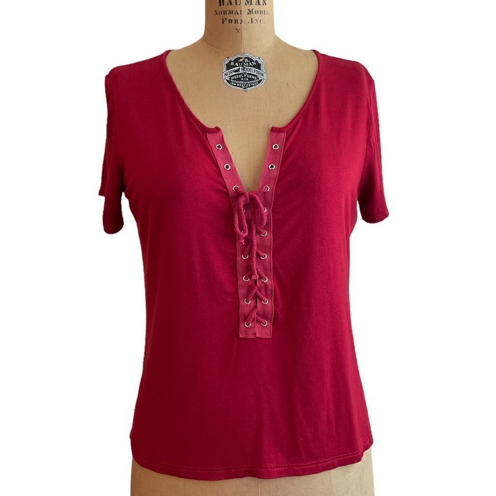 Red crop lace up T-shirt